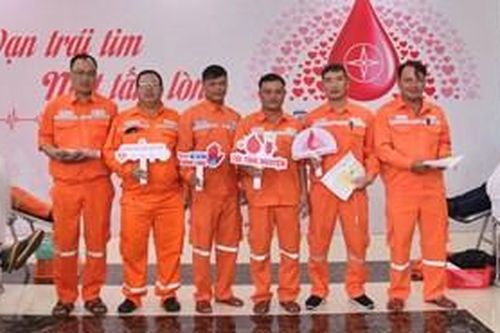 Điện lực Huế hưởng ứng Tuần lễ hồng EVN lần thứ XI năm 2025