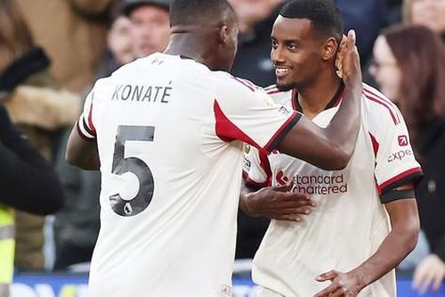 Ngoại hạng Anh: Isak tỏa sáng, Liverpool thắng 2-0 trước West Ham