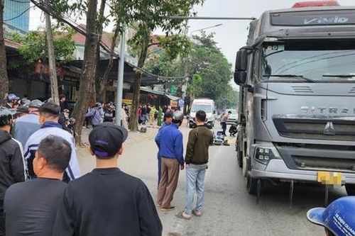 Xe đầu kéo va chạm xe đạp điện, cụ ông 79 tuổi tử vong khi đi khám bệnh về