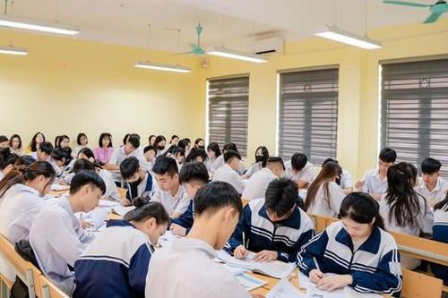 Đề xuất thêm hạng cao cấp cho giáo viên giáo dục thường xuyên