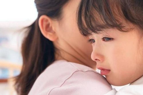 4 tính cách của mẹ khiến gia đình ngột ngạt, con mất tương lai