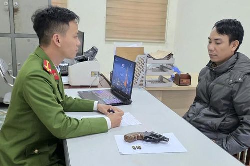 Mang súng đến đám cưới bắn 'góp vui', người đàn ông bị khởi tố