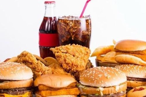 Tác hại của đồ ăn nhanh khi thay thế bữa ăn lành mạnh