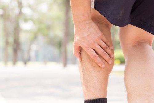 Đừng chủ quan với đau nhức chân: Cảnh giác nguy cơ tắc động mạch
