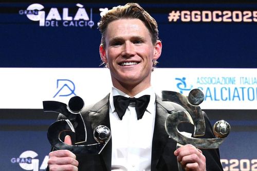 McTominay thắng thêm giải thưởng