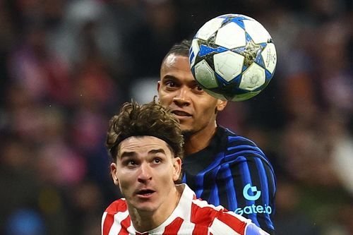 Julian Alvarez chiếm sóng