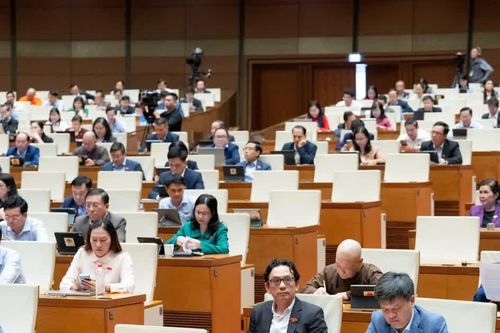 Đại biểu Quốc hội: cần xây dựng một bộ sách giáo khoa chuẩn, thấm đẫm văn hóa Việt