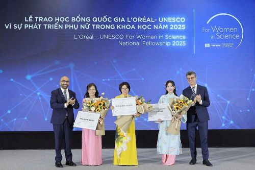 Từ cánh đồng lúa đến phòng thí nghiệm AI và pin: Ba nhà khoa học nữ được trao học bổng 'For Women in Science' 2025