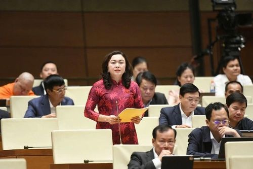 Cần tháo gỡ các vướng mắc về lương, phụ cấp để 'giữ chân' nhân lực y tế tuyến cơ sở
