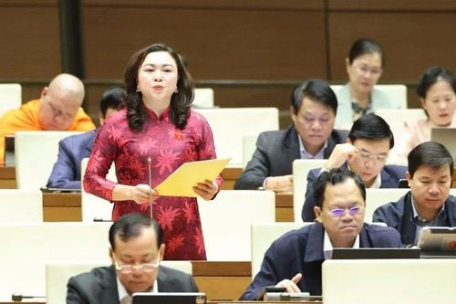 Đề xuất chính sách đãi ngộ và đào tạo nhân lực y tế 'từ sớm, từ xa'