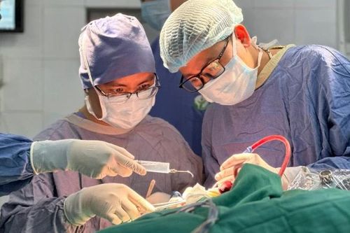 Đặt điện cực định vị vùng chức năng trong phẫu thuật u thần kinh đệm lan tỏa