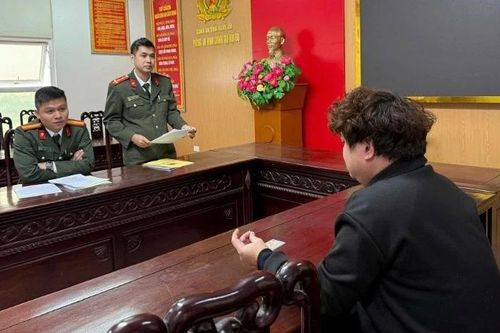 Xử phạt người đàn ông chuyển tiếp cuộc gọi từ số điện thoại cá nhân đến đường dây nóng Bộ Công an