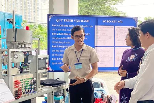 Khai mạc hội thi về thiết bị đào tạo tự làm