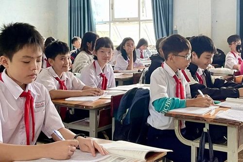 Trường học sau bão lũ: Cộng đồng sẻ chia, cổng trường rộng mở