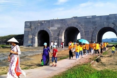 Thành nhà Hồ hướng tới điểm đến di sản hàng đầu nhân kỷ niệm 15 năm UNESCO ghi danh