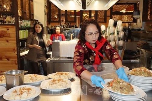 Bữa ăn yêu thương của những người phụ nữ Việt tại Bỉ