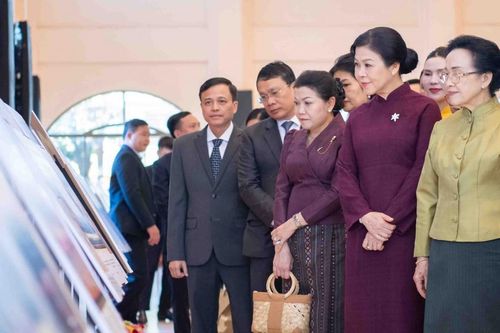 Khai mạc Tuần phim Việt Nam tại Lào và triển lãm ảnh về quan hệ Việt Nam-Lào
