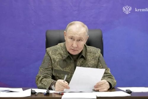 Nga cùng lúc tuyên bố kiểm soát hai thành phố trọng điểm trong chiến dịch ở Ukraine