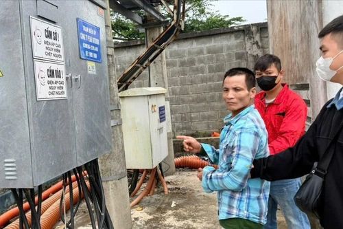Cắt trộm dây điện của nhiều trạm biến áp để có tiền 'cày' game
