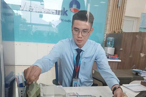 Một ngân hàng giảm kỷ lục 72 phòng giao dịch, dẫn đầu hệ thống