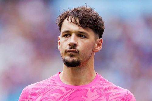 Thủ môn Man City tháo chạy khỏi Etihad sau 5 tháng 'ác mộng'