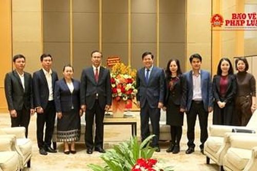 Phó Viện trưởng VKSND tối cao Nguyễn Quang Dũng gặp song phương lãnh đạo VKSND tối cao Lào