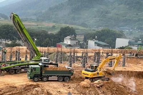 Phấn đấu bảo đảm đúng tiến độ xây dựng ngôi trường nội trú liên cấp hiện đại ở vùng biên Phong Thổ