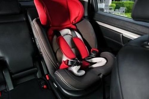 Quy định mới về ghế trẻ em trên ô tô được áp dụng từ ngày 1/1/2026