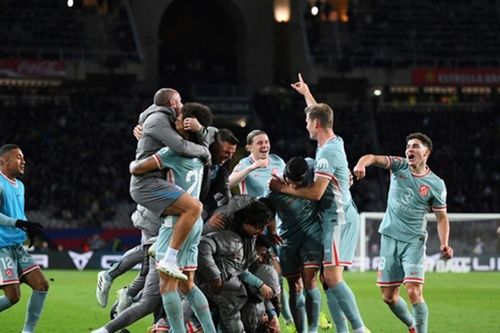 Atletico thách thức lời nguyền Camp Nou, mơ chiếm đỉnh