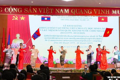Trường Đại học Nghệ An khai giảng lớp tiếng Việt và kỷ niệm 50 năm Quốc khánh Lào