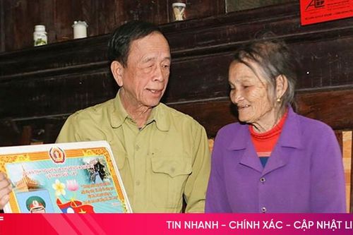 'Tình sâu hơn nước Hồng Hà, Cửu Long'