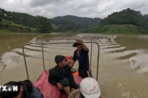 Hồ Ka Zam tích nước: Hàng trăm hộ dân Ka Đô phải 'mua vé' vào rẫy mỗi ngày