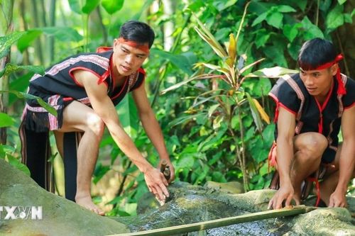 Đặc sắc lễ cúng giọt nước của đồng bào Ba Na tại tỉnh Gia Lai