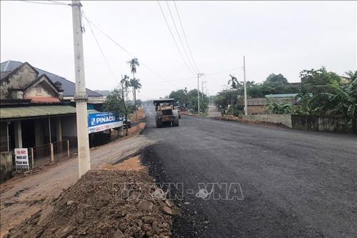 Quảng Trị sẽ hoàn thành hai tuyến đường kết nối vùng trong tháng 12
