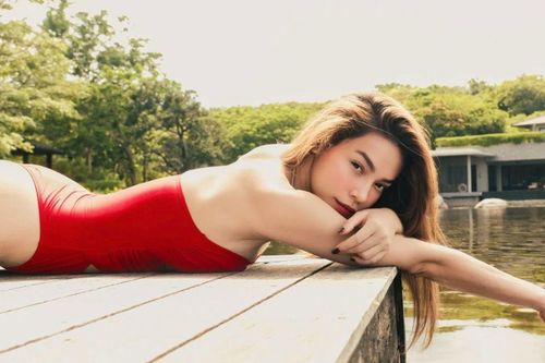 Hồ Ngọc Hà táo bạo mặc đồ bó sát, khoe vẻ đẹp gợi cảm khó tin là mẹ 3 con