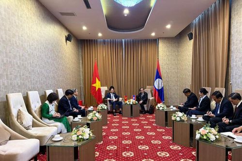 Việt Nam - Lào hợp tác nâng cao năng lực cho cán bộ công chức