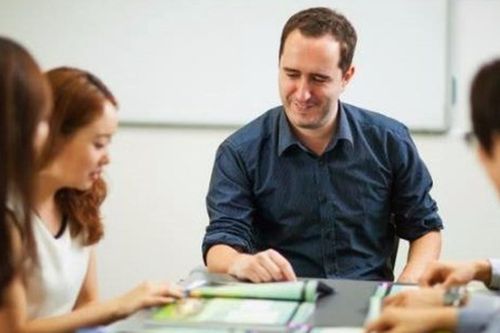 Hướng dẫn thanh toán lương cho lao động nước ngoài tại Việt Nam