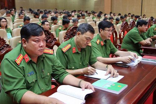 Nâng cao công tác bảo vệ môi trường và ứng phó với biến đổi khí hậu cho lực lượng công an cơ sở