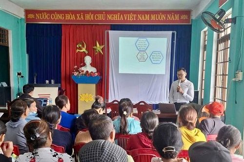 Triển khai phân bón trả chậm cho nông dân