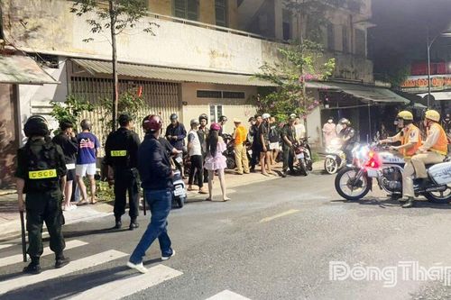 Chủ động vây bắt 19 đối tượng thanh thiếu niên tụ tập, chạy tốc độ cao sau 22 giờ