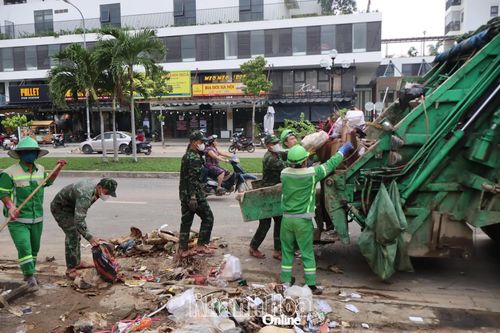 Giải quyết dứt điểm việc thu gom rác thải tồn đọng sau lũ trước ngày 6-12