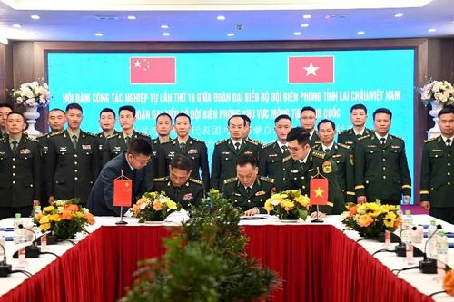 Hội đàm giữa Đoàn Đại biểu Bộ đội Biên phòng tỉnh Lai Châu (Việt Nam) và Đoàn Đại biểu Bộ đội Biên phòng khu vực Mông Tự (Trung Quốc)
