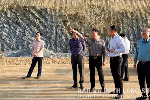 Lãnh đạo UBND tỉnh Lạng Sơn kiểm tra tình hình thực hiện dự án tuyến cao tốc cửa khẩu Hữu Nghị - Chi Lăng