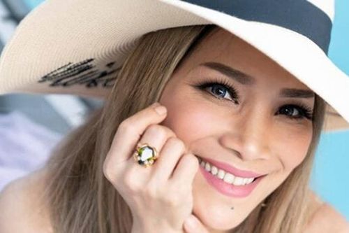 Hồng Ngọc và Đông Nhi: Hai cuộc đời sau một cái tên chung