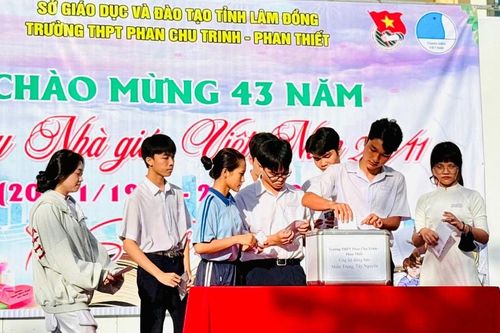Ngành giáo dục quyên góp và khắc phục hậu quả do mưa lũ