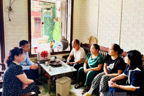 Để cán bộ Mặt trận 'vừa hồng, vừa chuyên'