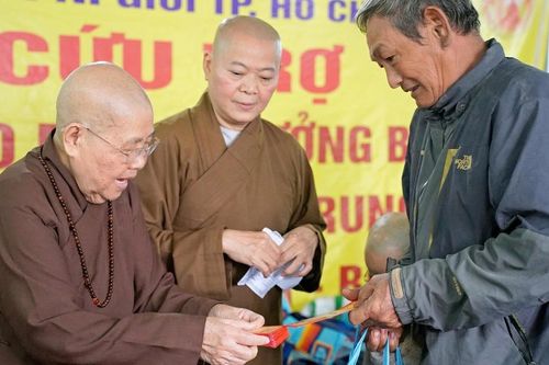 Phân ban Ni giới TP.HCM thăm và trao 1.200 phần quà tại tỉnh Khánh Hòa, Đắk Lắk và Gia Lai