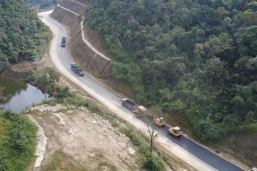 Tăng ca đẩy tiến độ dự án tuyến đường nối Lào Cai - Lai Châu