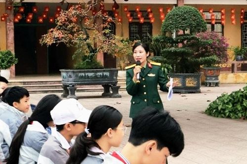 Viện kiểm sát quân sự Khu vực 32 tuyên truyền pháp luật cho học sinh