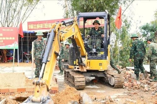 Thần tốc xây, sửa chữa nhà ở cho các gia đình bị thiệt hại do mưa lũ
